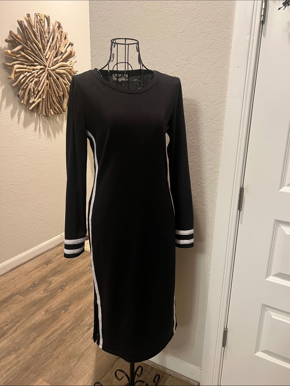 Derek Heart Classic T-Shirt Dress Black Long Sleeve Midi with White Stripe